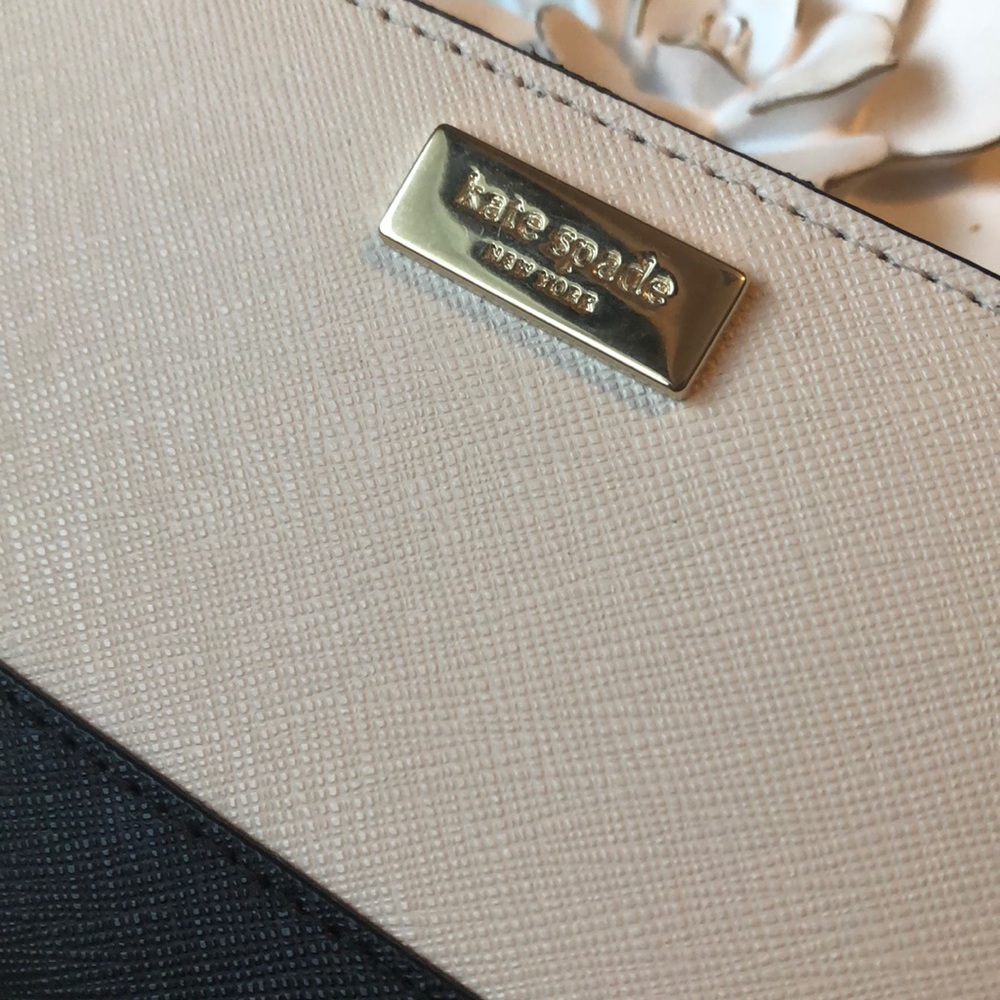 NWT KATE SPADE BLACK/CREAM COLORBLOCK STACY WALLET - Picture 2 of 5